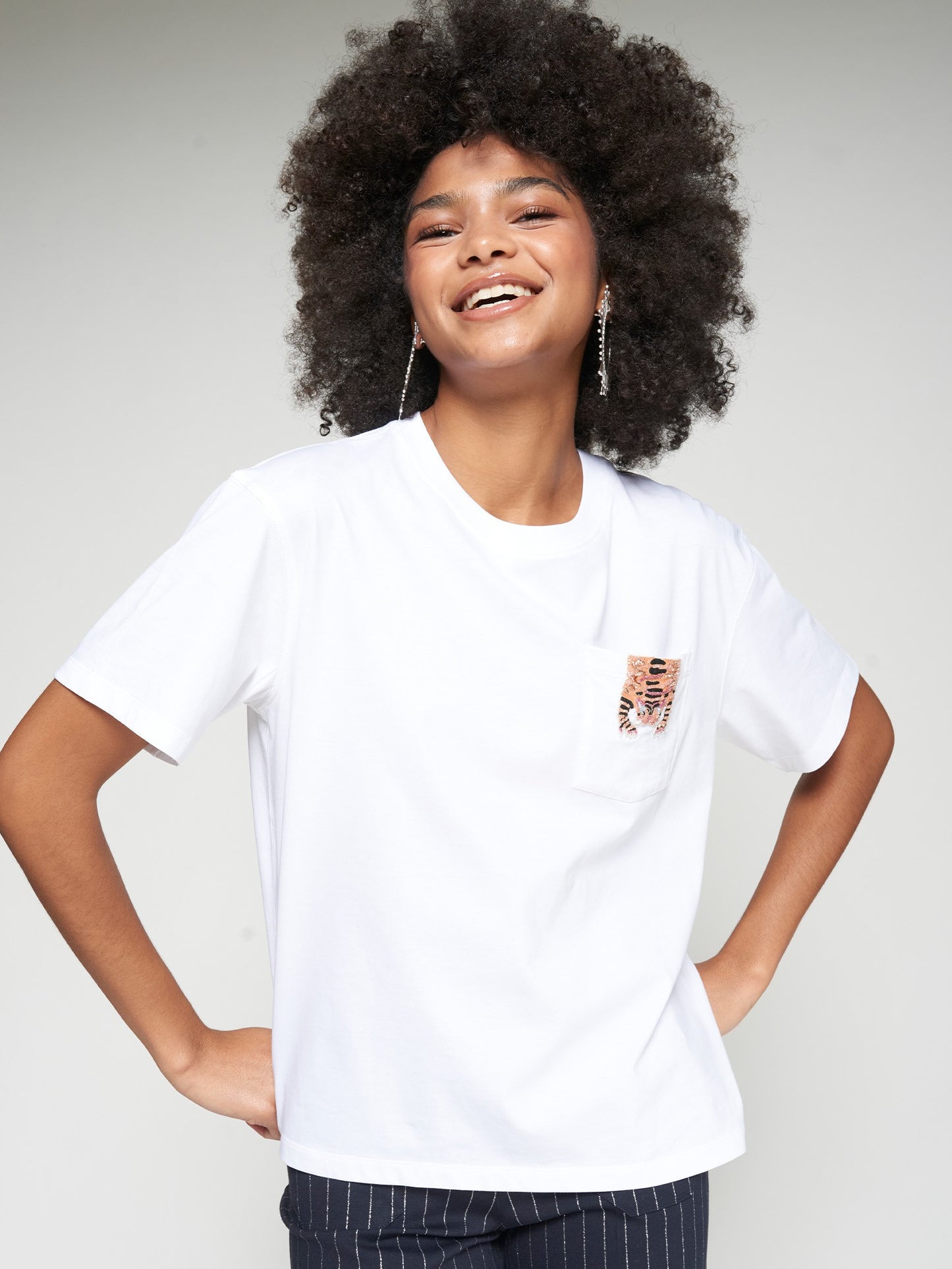 WHITE T-SHIRT WITH TIGER EMBROIDERY