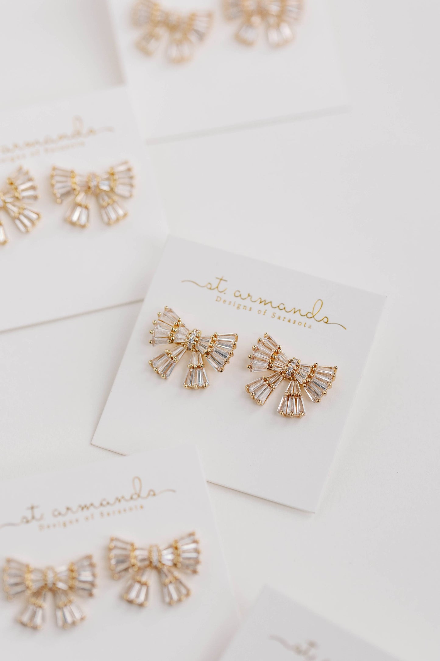 Sparkler Bow Stud - Gold