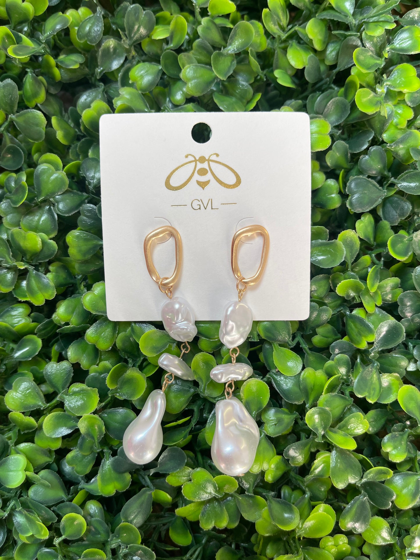LINKED PEARL EARRINGS