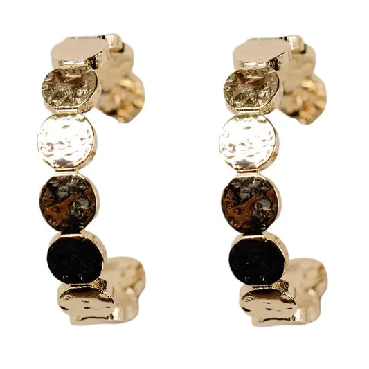 GOLD HAMMERED GOLD SCALLOPED HOOP EARRINGS