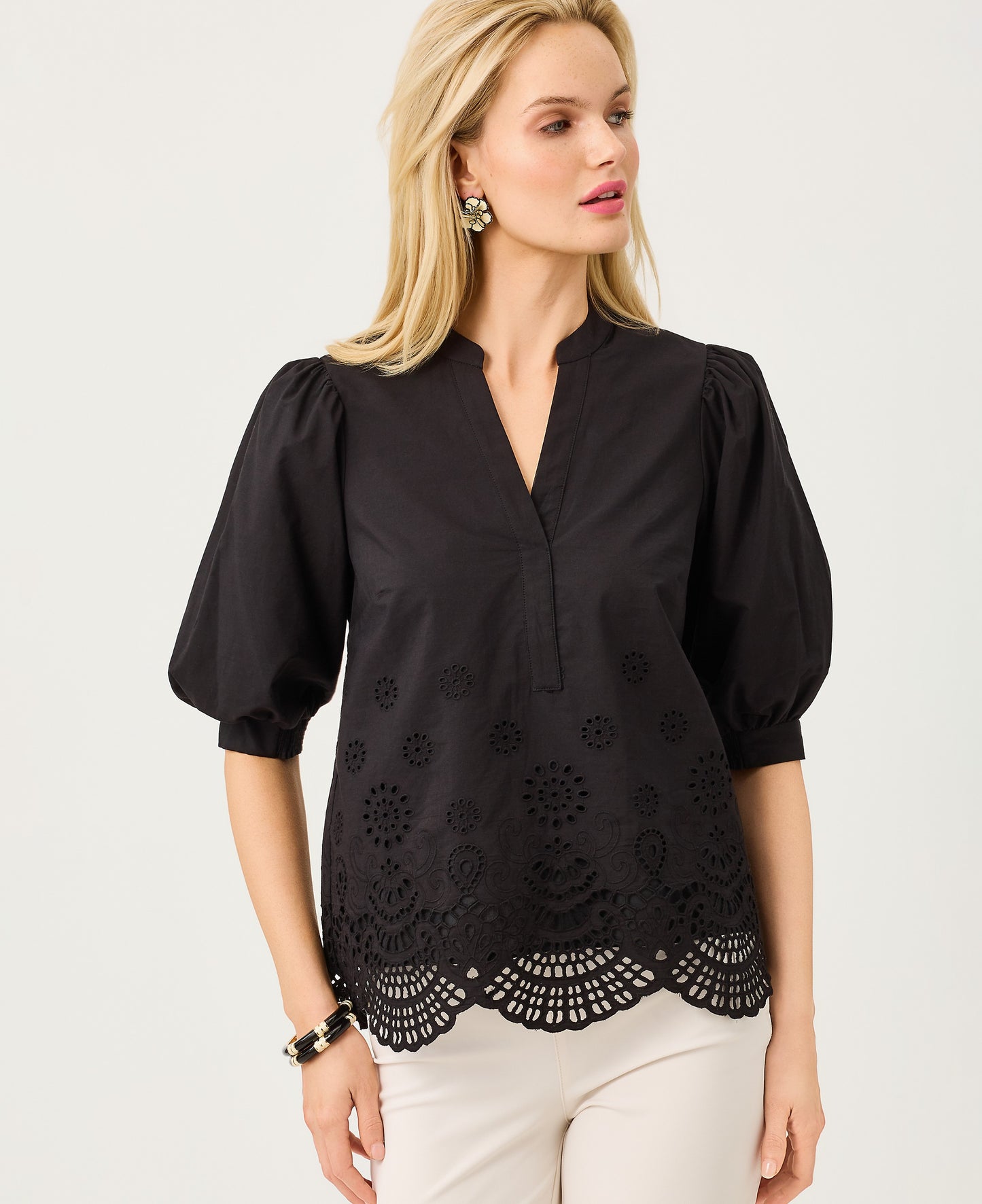 MIALEIGH TOP - NOIR - SCALLOPED EYELET BORDER POPLIN