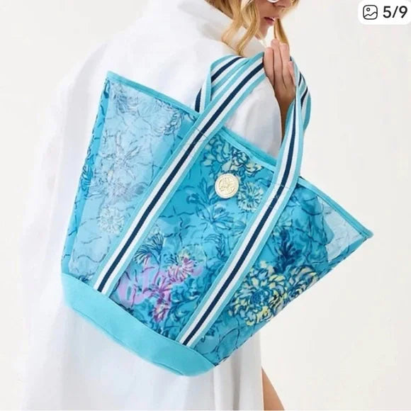 Lilly Pulitzer GWP Mesh Tote Bellevue Blue Breakers Beach