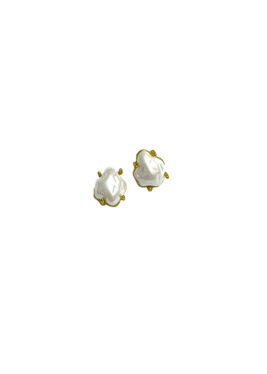 Jane Pearl Earring