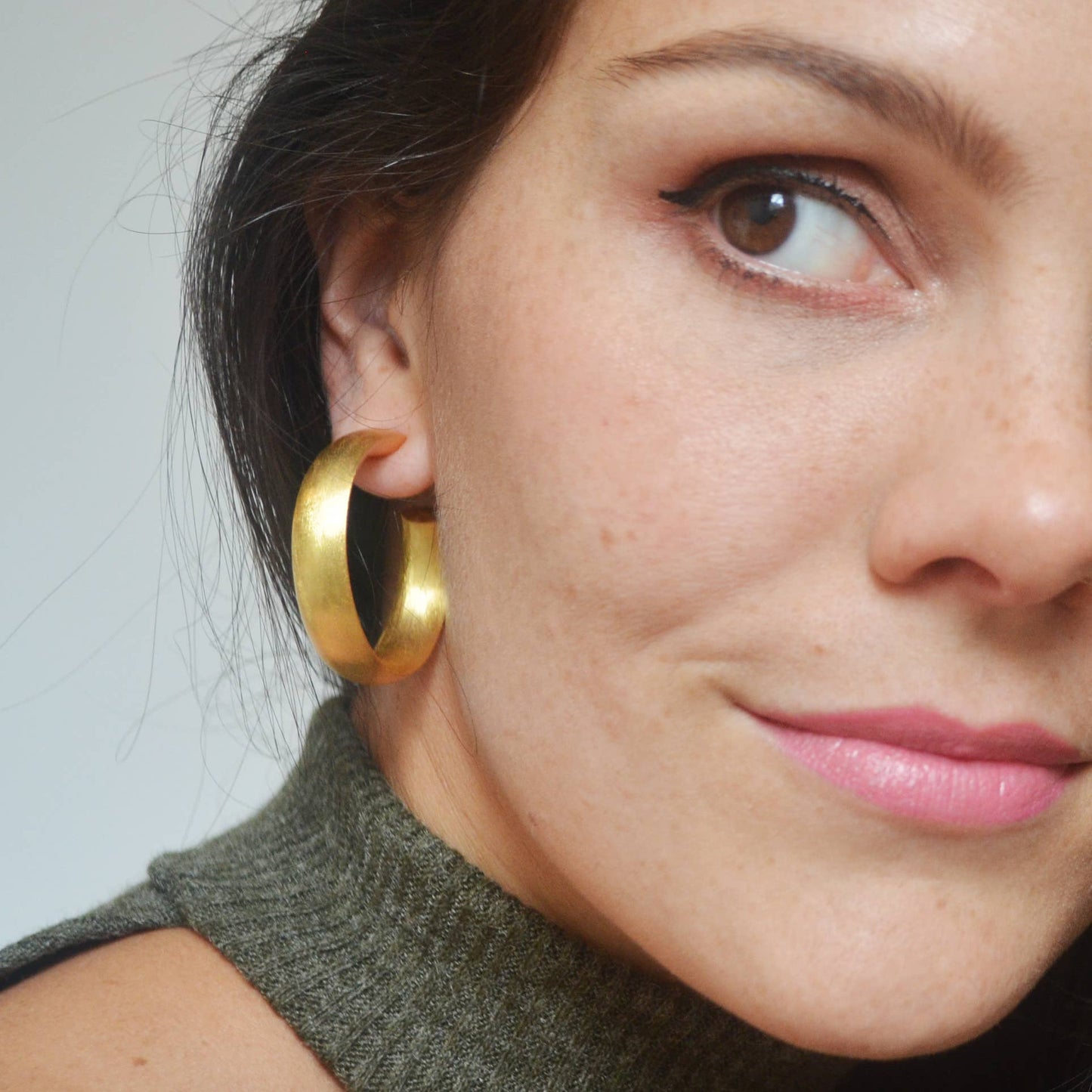 Betty Carré - KALINE HOOP EARRINGS: Gold