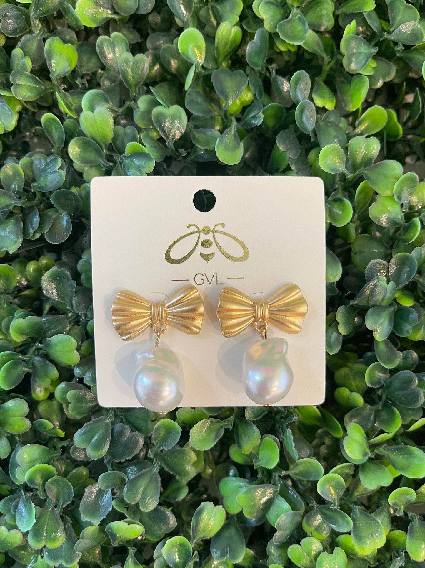 PEARL AND BOW EARRINGS